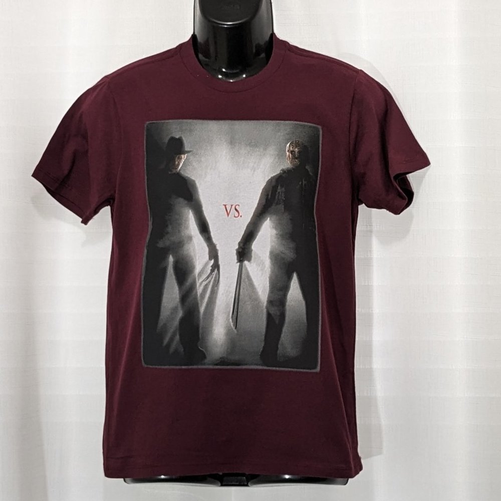 Freddy vs Jason Men's T-Shirt Short-Sleeve, Size Small Burgundy